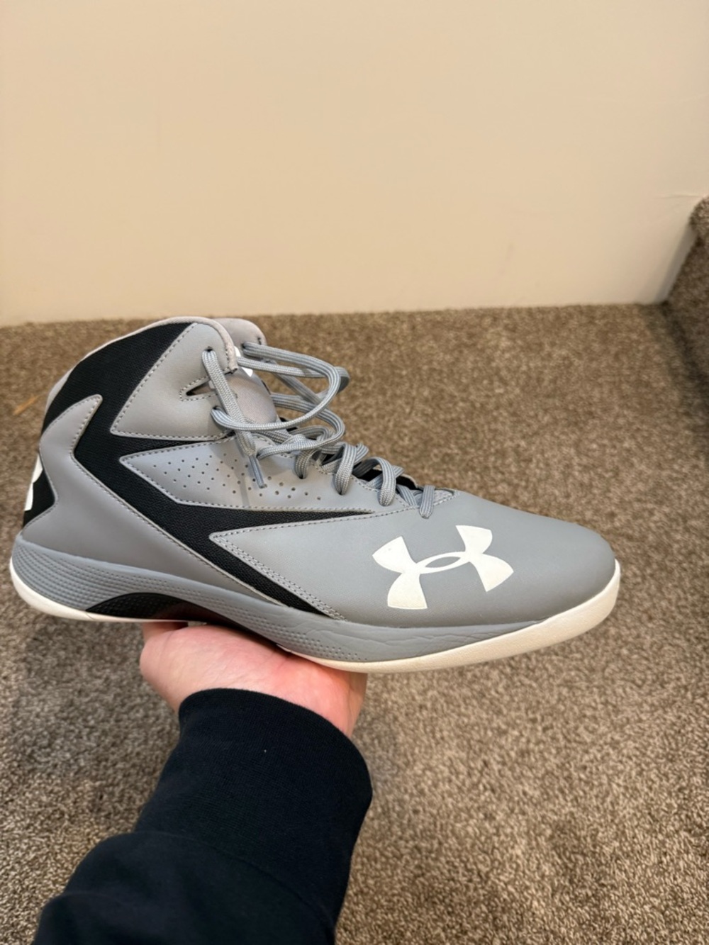 Under Armour basketball shoes - size 15